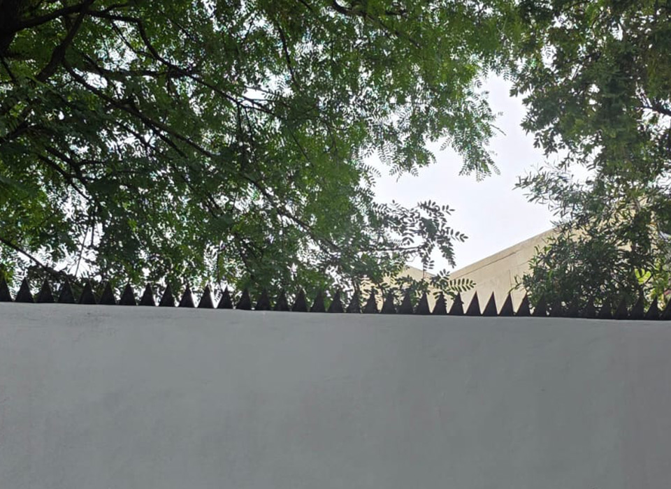 Anti-Climb Wall Spikes - Image 3