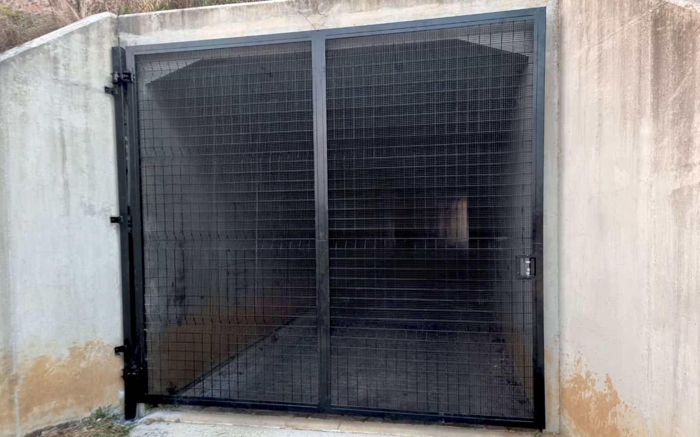 Clear View System Swing Gates - Image 4