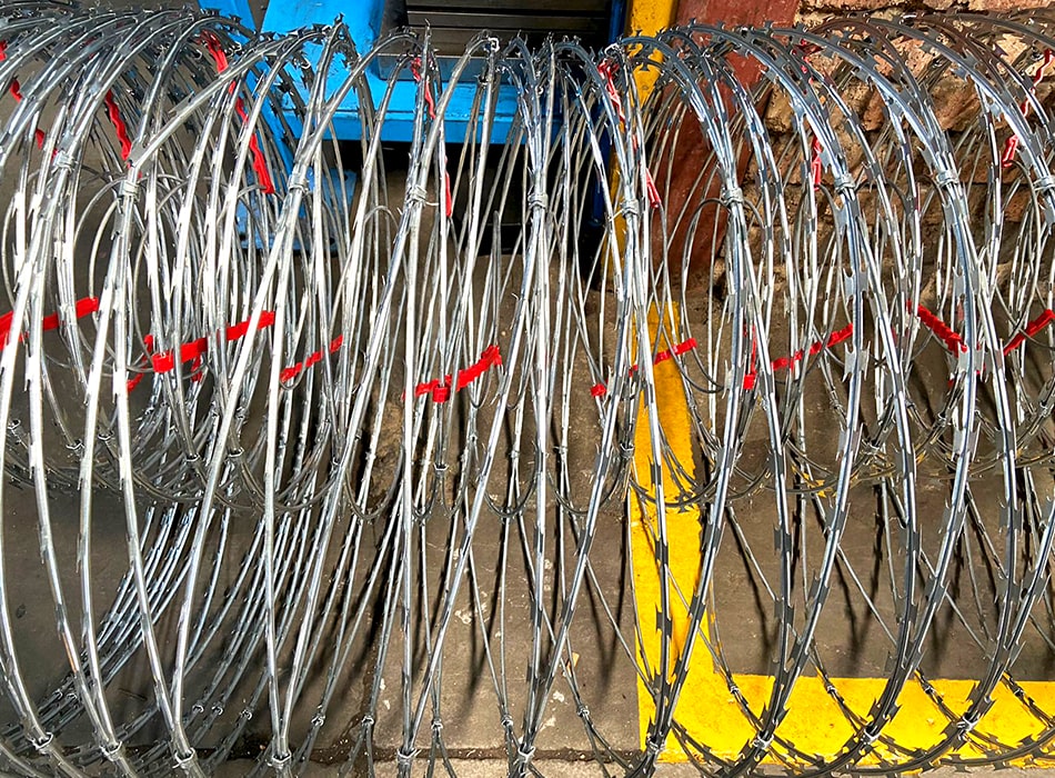 Electrified Concertina Razor Wire - Image 4