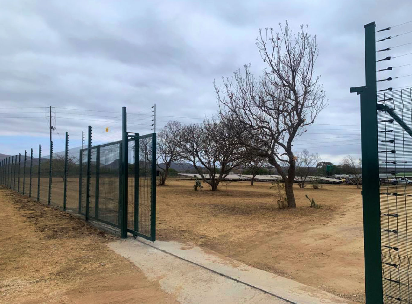 Gate Hinges · Clear View Fence Vehicle & Pedestrian Gates - Image 7
